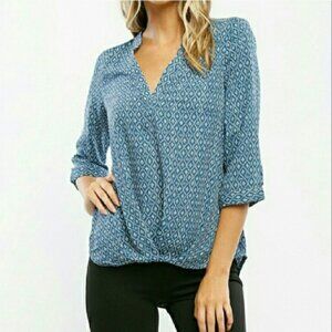 Teal/Blue patterned twist top 3/4 sleeve summer V-neck women's size Small (F7)